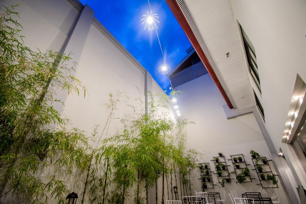 โรงแรมอัลมอนต์ซิตี้ Butuan City ภายนอก รูปภาพ