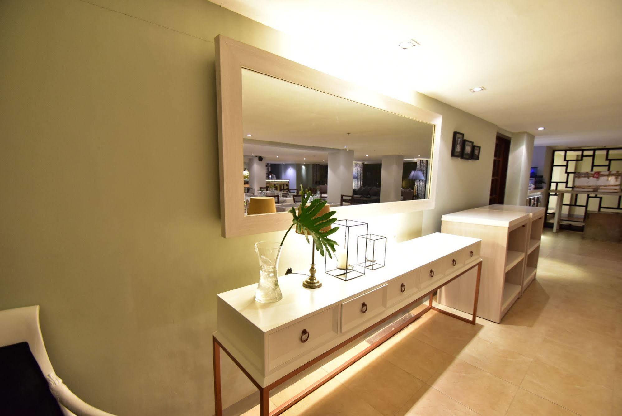 โรงแรมอัลมอนต์ซิตี้ Butuan City ภายนอก รูปภาพ